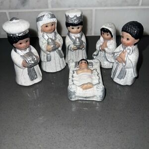 Giftco Mini Nativity Set of 6 Figurines White with Silver Highlights